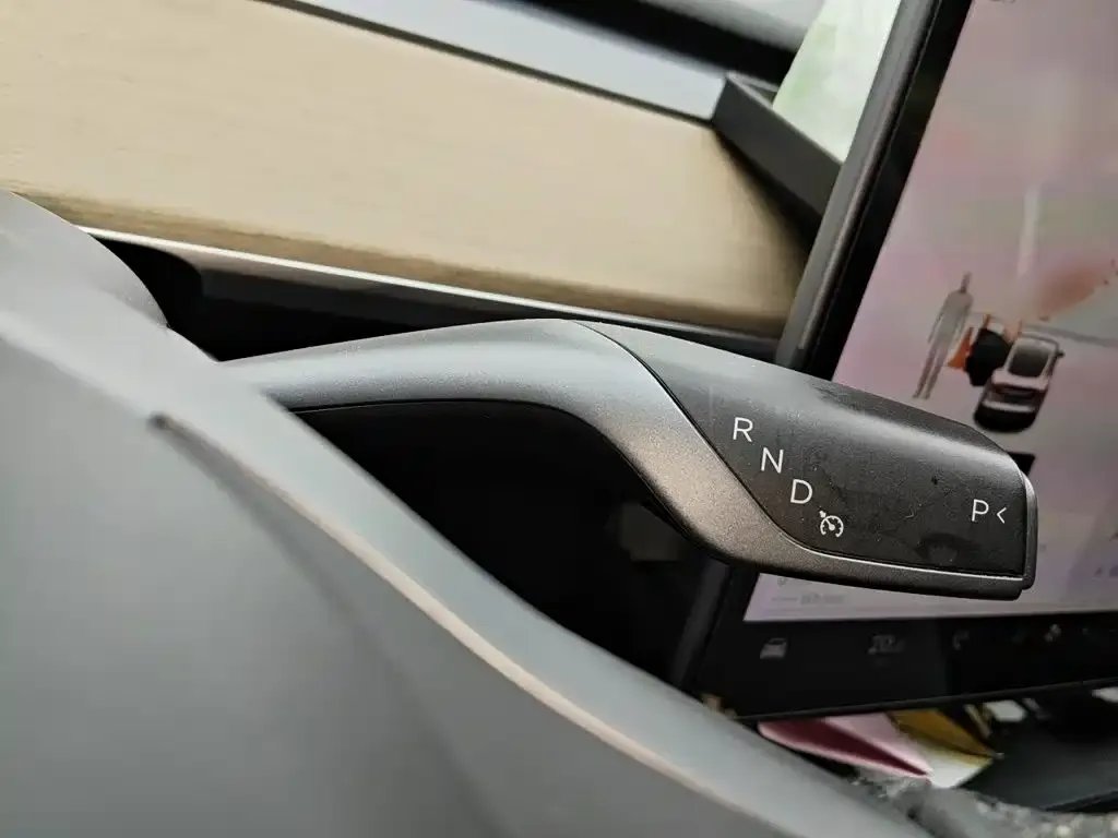 Tesla Model 3 — фото 2