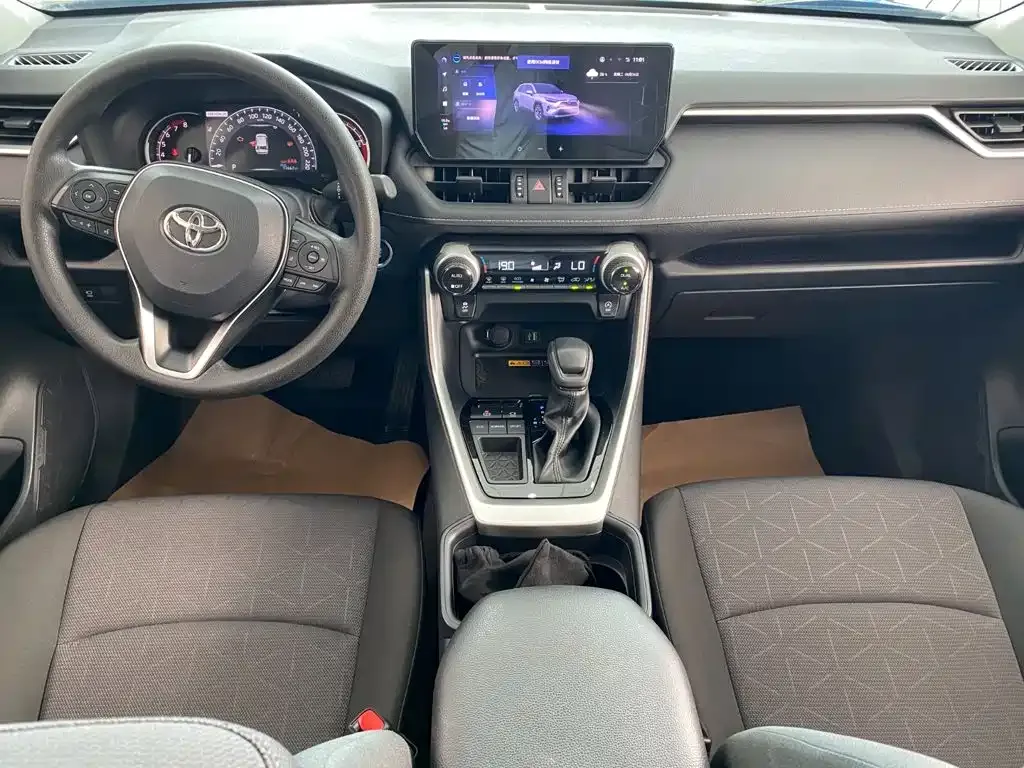 Toyota RAV4 — фото 9