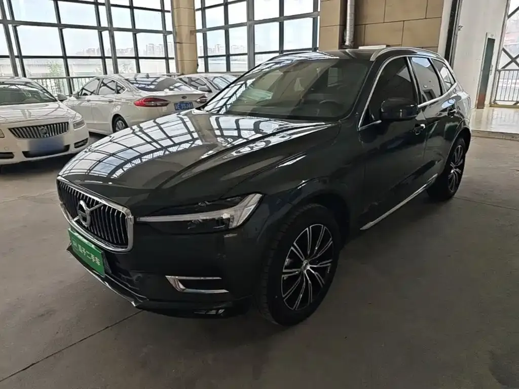 Volvo XC60 — фото 8