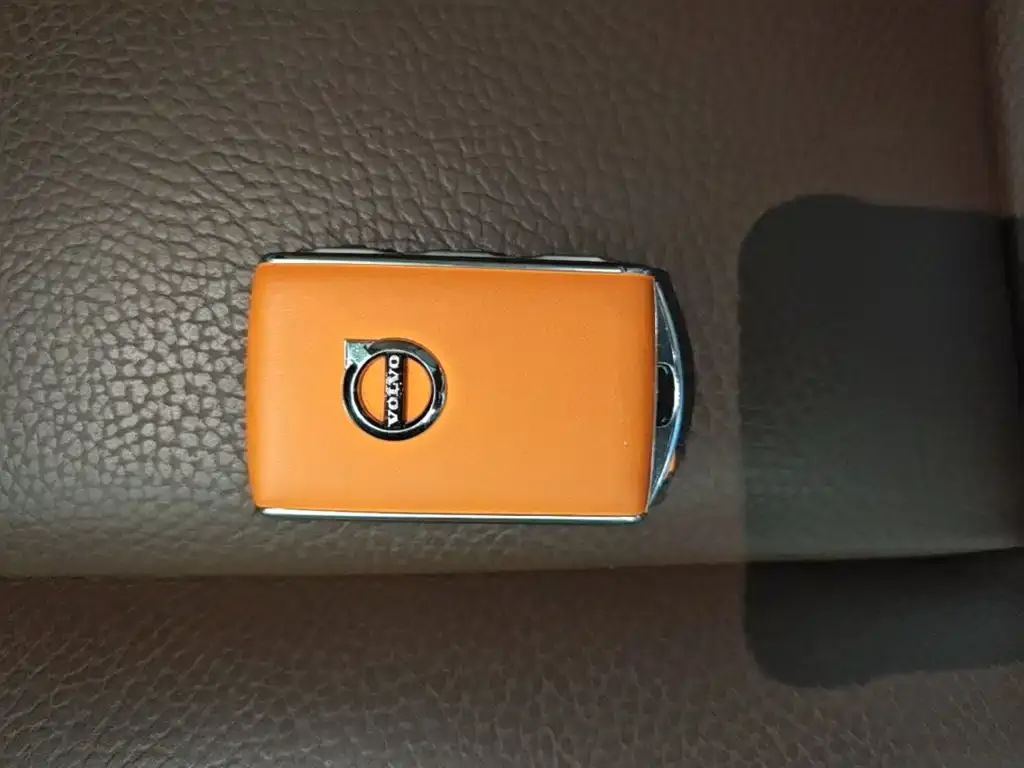 Volvo XC60 — фото 2