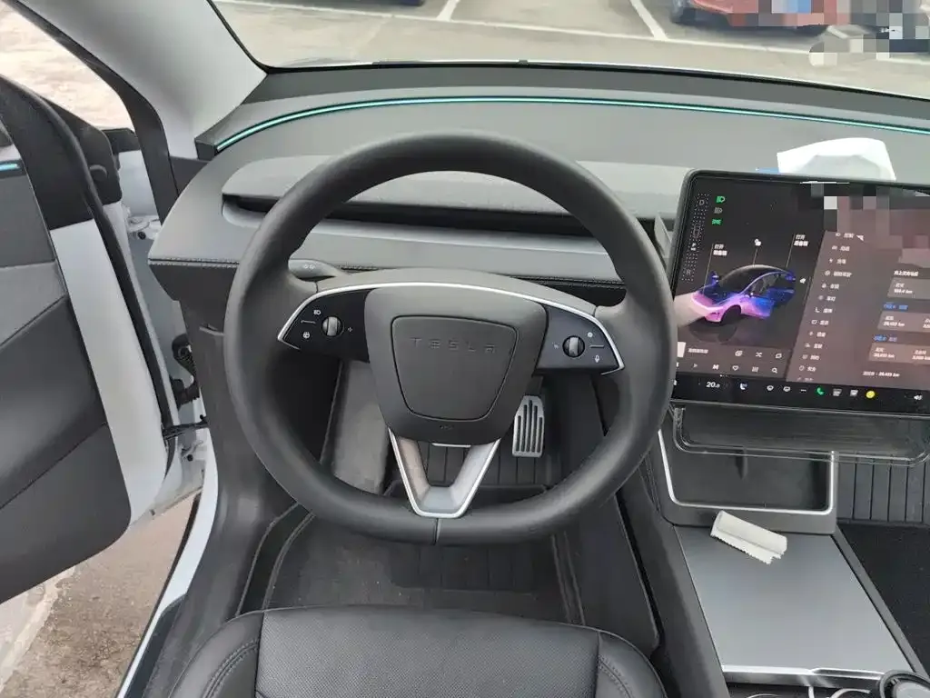 Tesla Model Y — фото 10