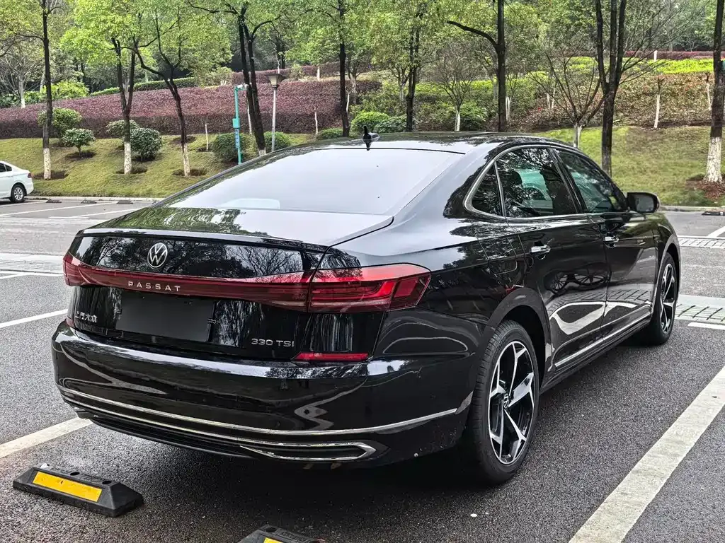 Volkswagen Passat — фото 7