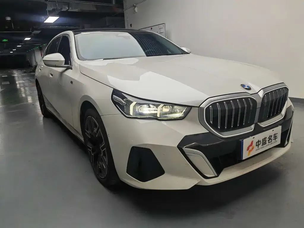 BMW 5 Series — фото 2