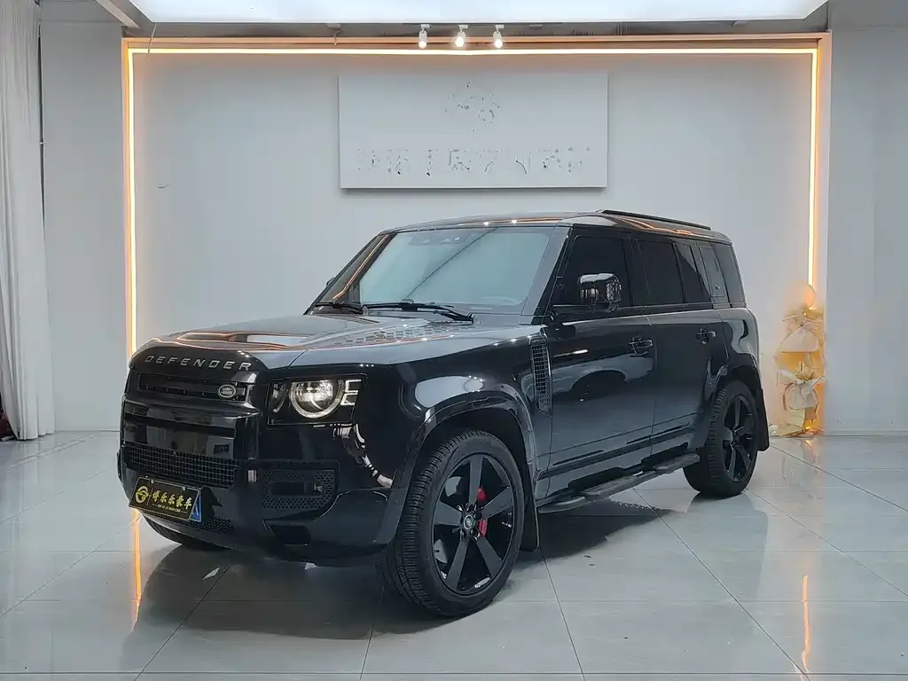 Land Rover Defender — фото 1