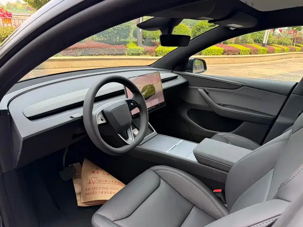 Tesla Model Y — фото 4