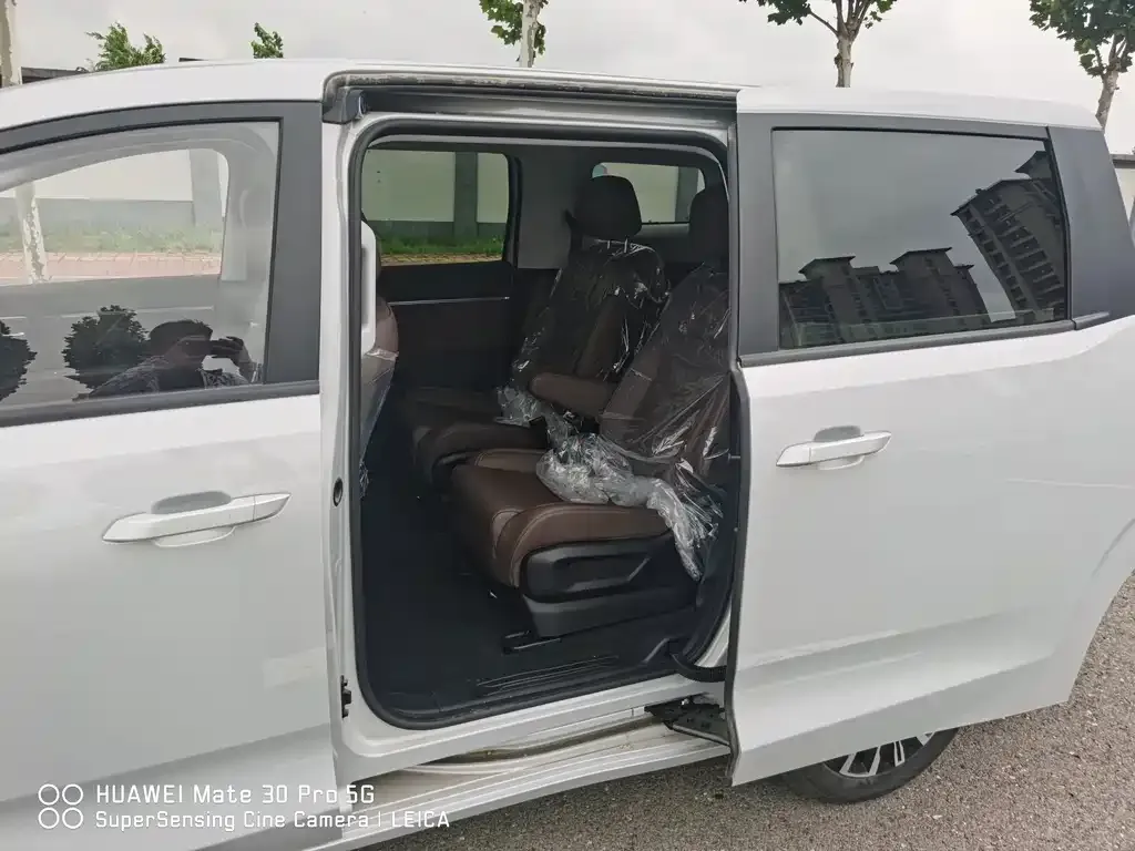 Wuling Starlight 730 New Energy — фото 9