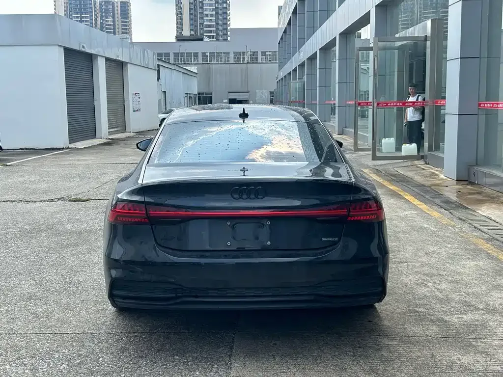 Audi A7L — фото 10