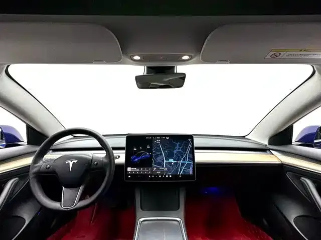 Tesla Model 3 — фото 2