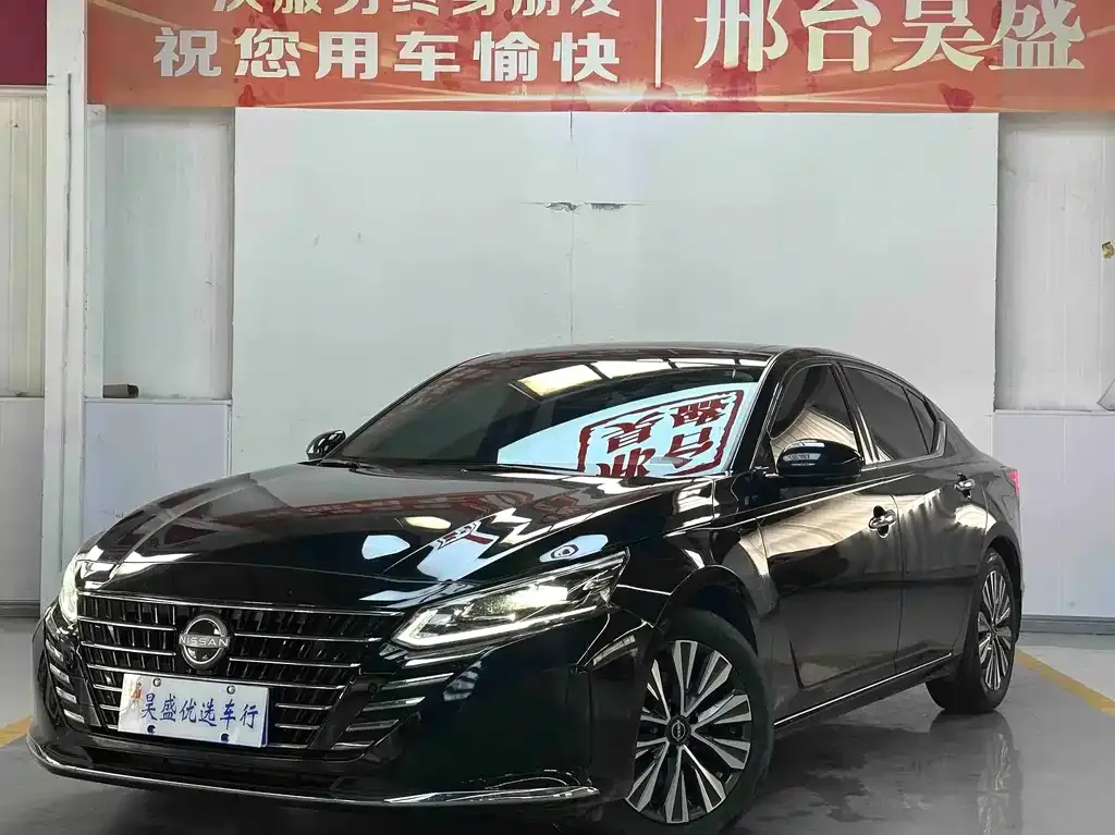 Nissan Teana — фото 1