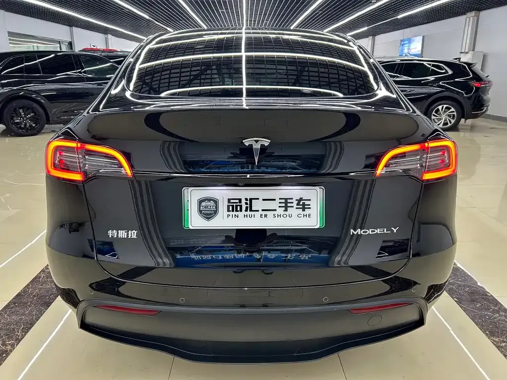 Tesla Model Y — фото 4
