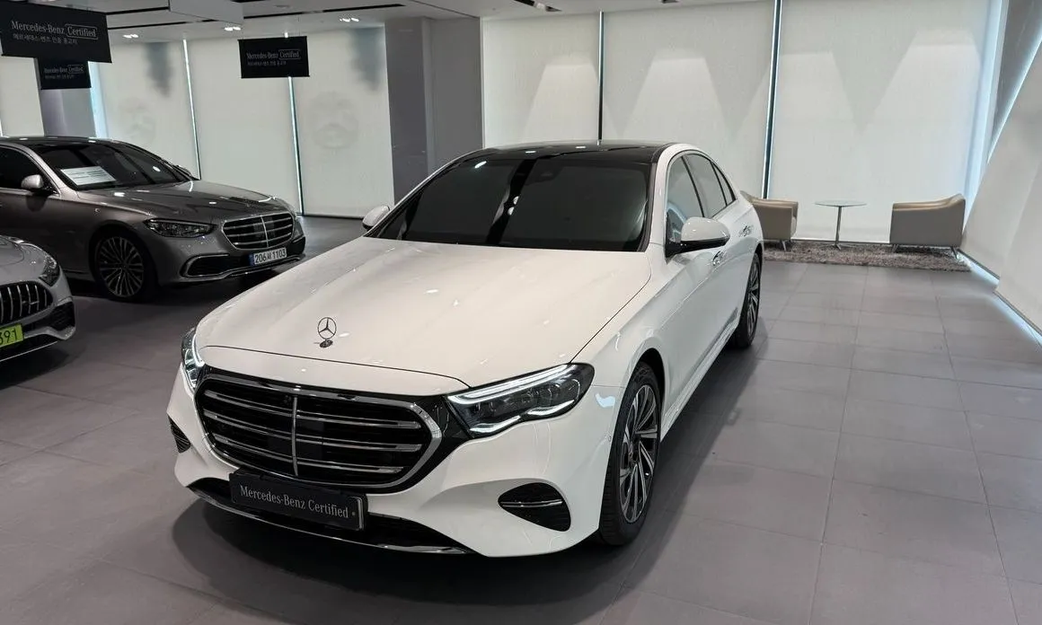Mercedes-Benz E-Class — фото 1