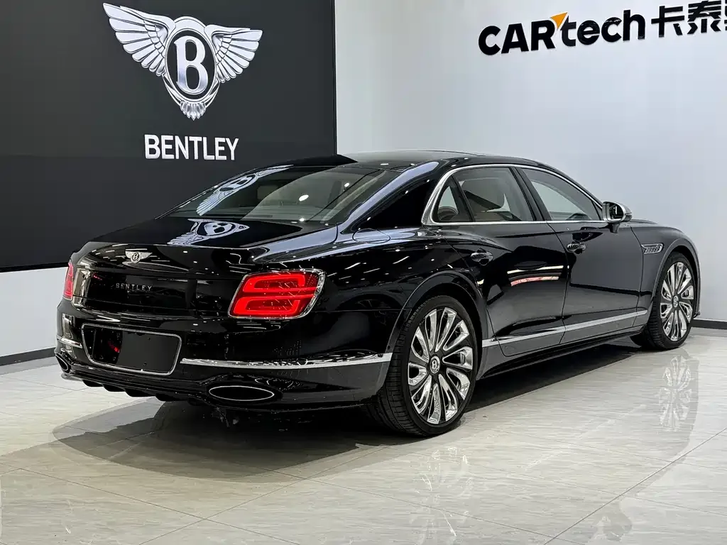 Bentley Flying Spur PHEV — фото 5