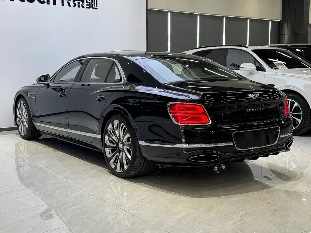 Bentley Flying Spur PHEV — фото 8