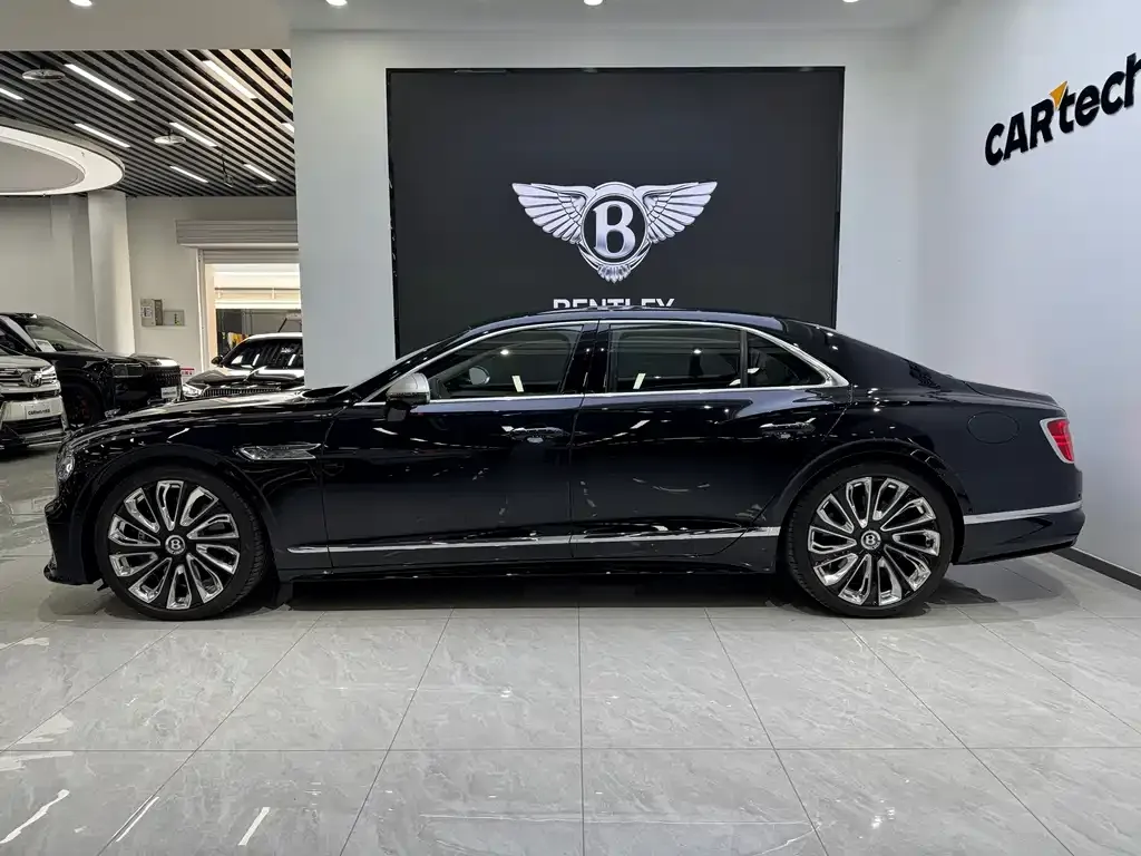 Bentley Flying Spur PHEV — фото 3