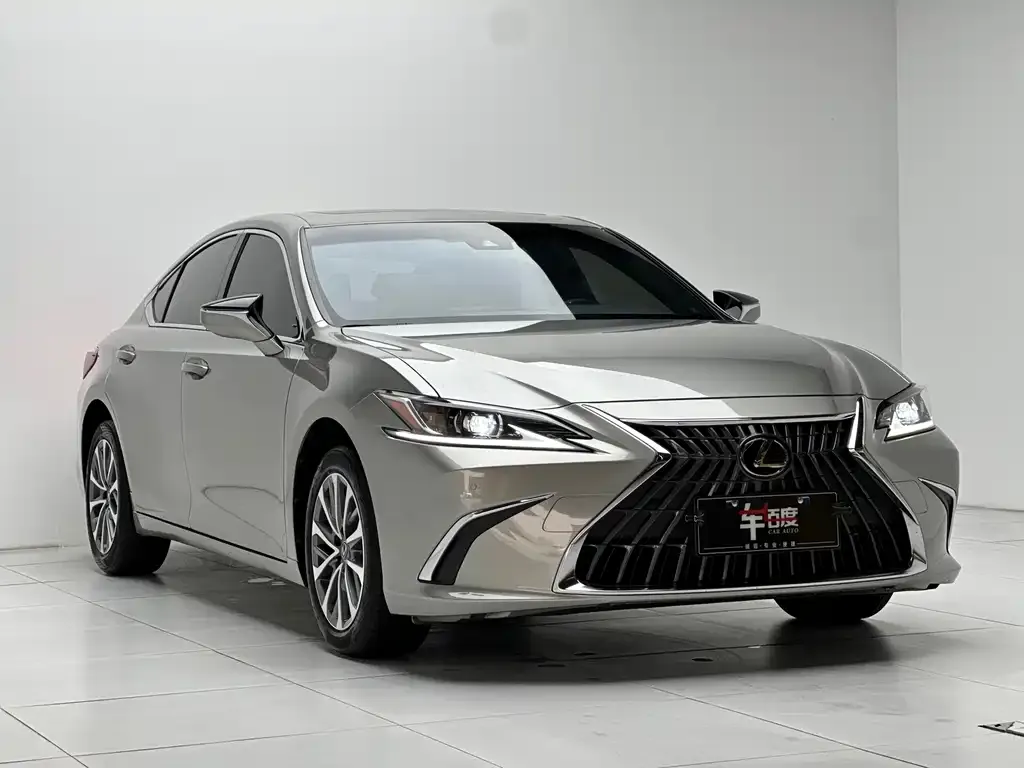 Lexus ES — фото 5