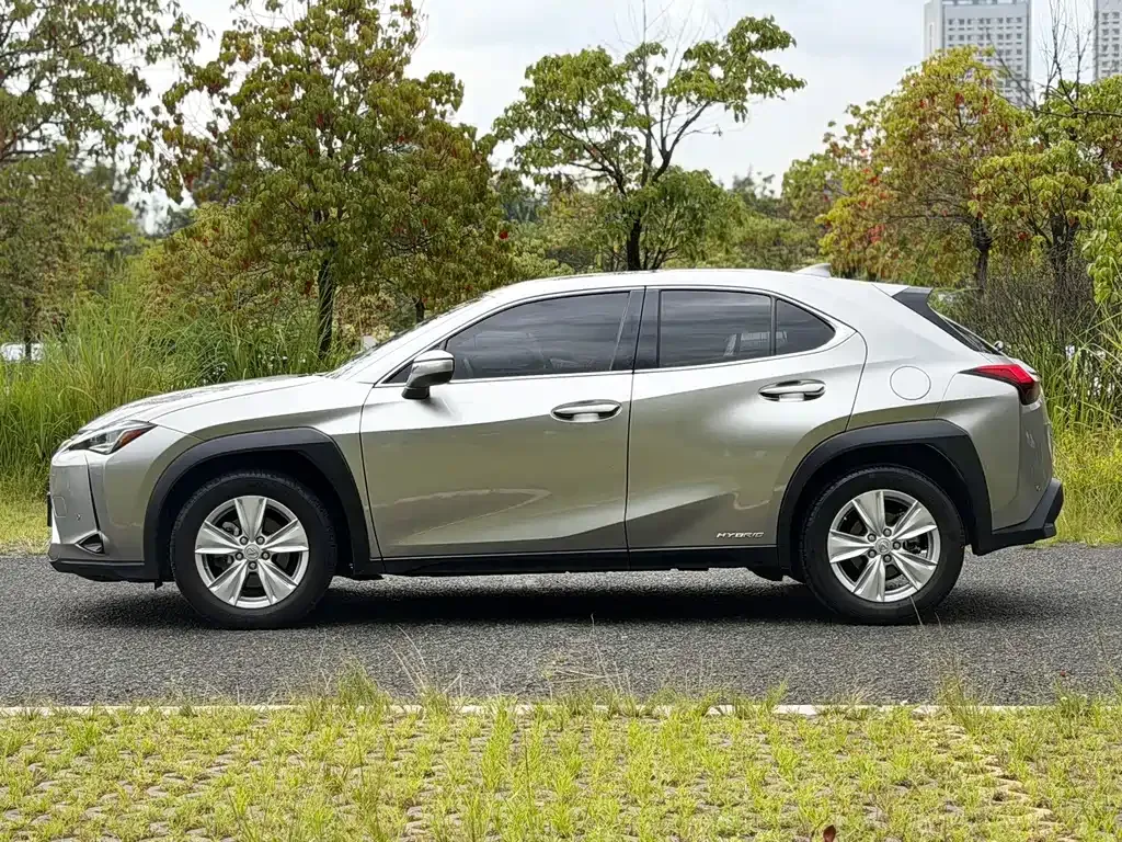 Lexus UX — фото 10