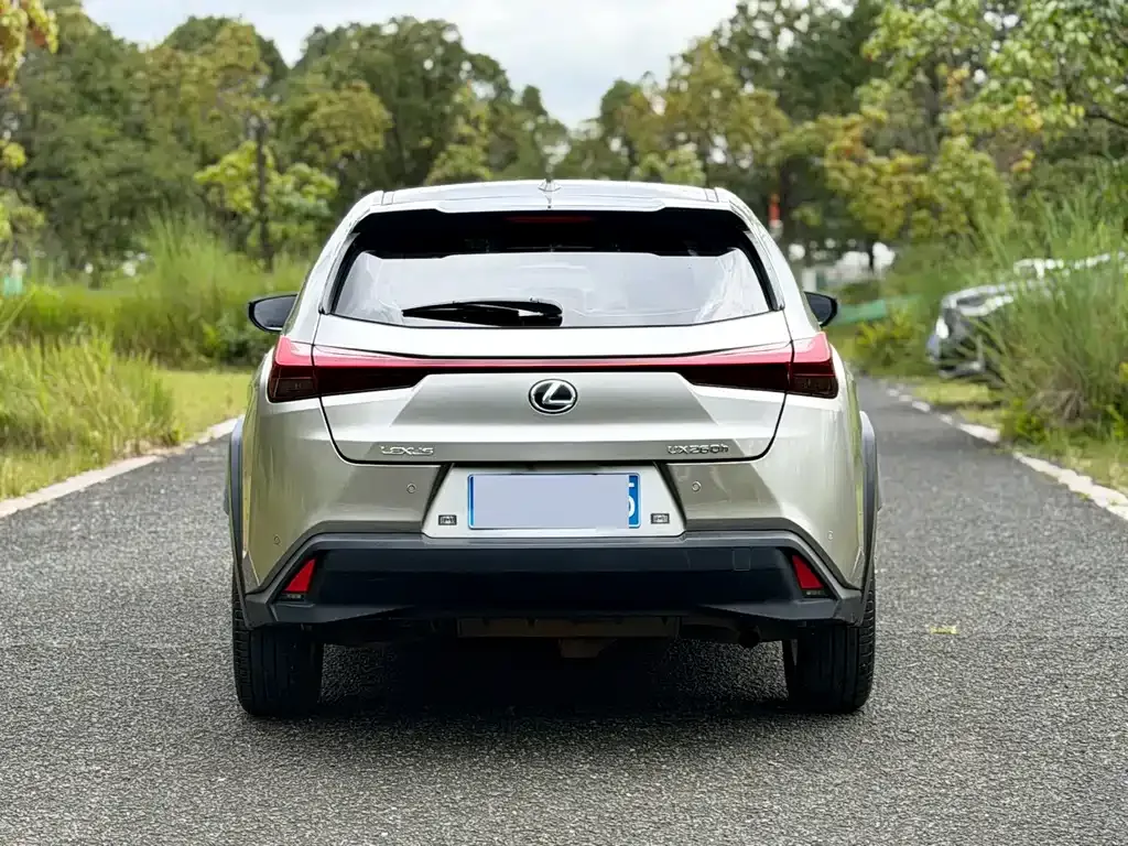 Lexus UX — фото 7