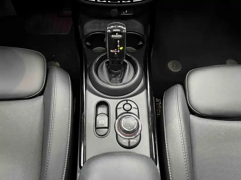 MINI Clubman — фото 5