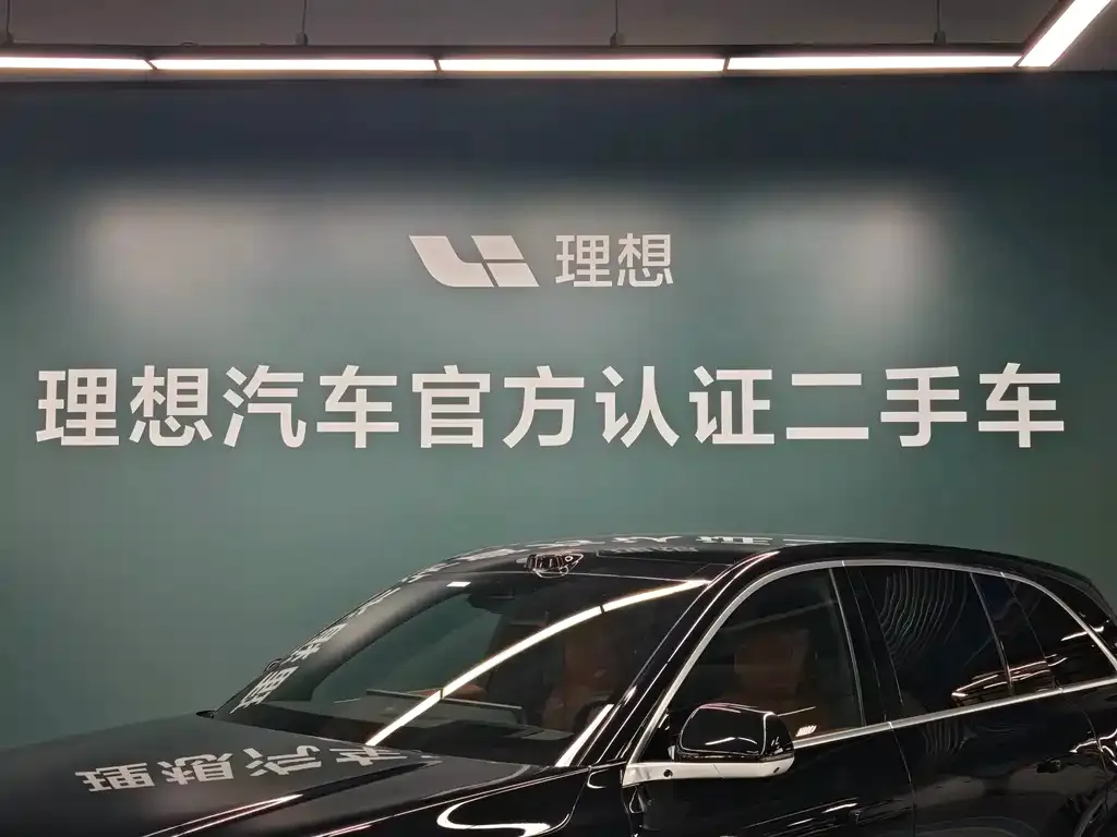 Li Auto L6 — фото 8