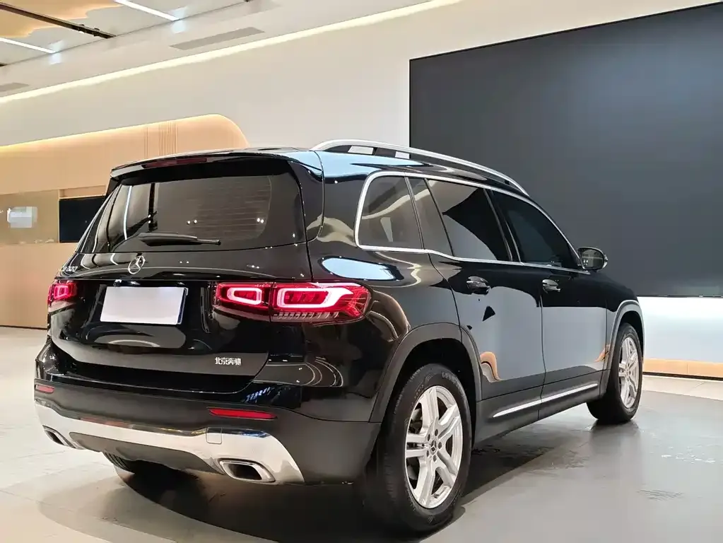 Mercedes-Benz GLB — фото 10