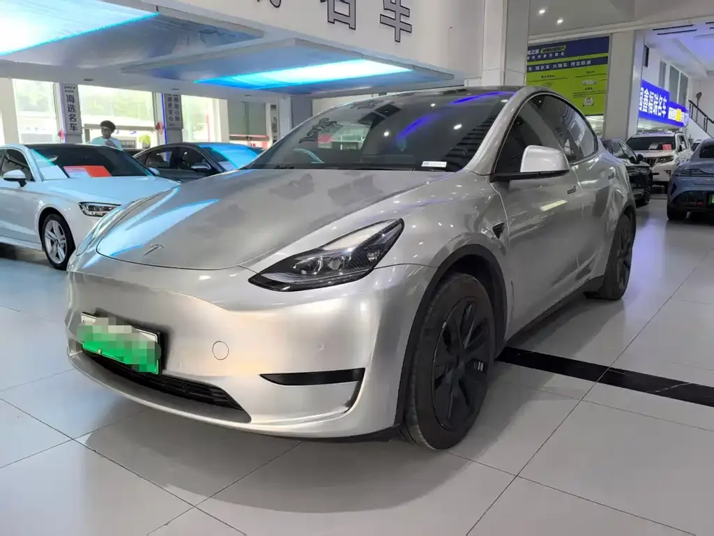 Tesla Model Y — фото 7