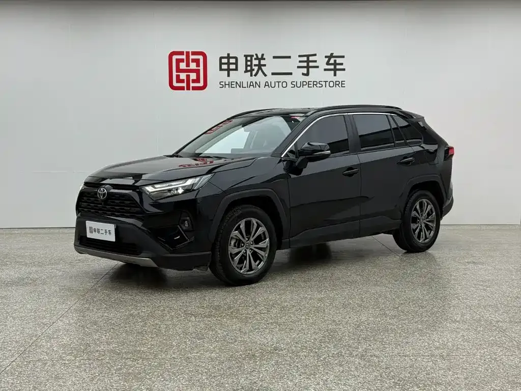 Toyota RAV4 — фото 1