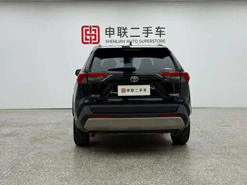 Toyota RAV4 — фото 9