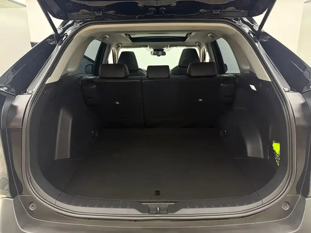 Toyota RAV4 — фото 3
