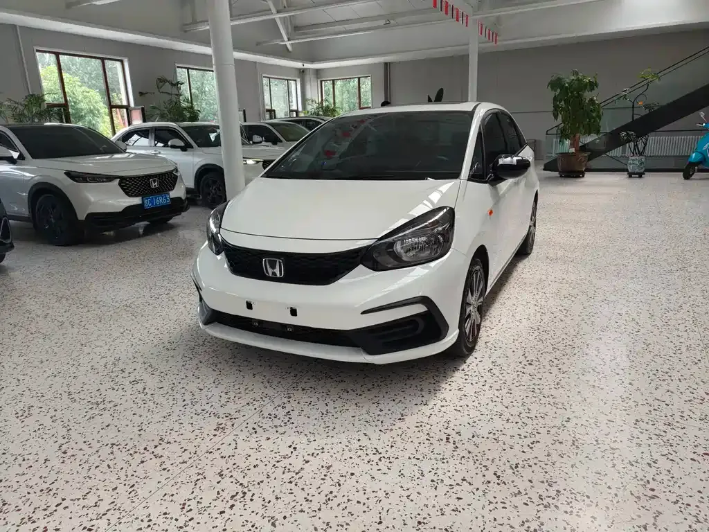 Honda Fit — фото 1