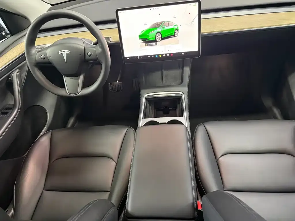 Tesla Model Y — фото 4