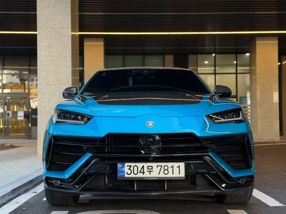 Lamborghini Urus — фото 1