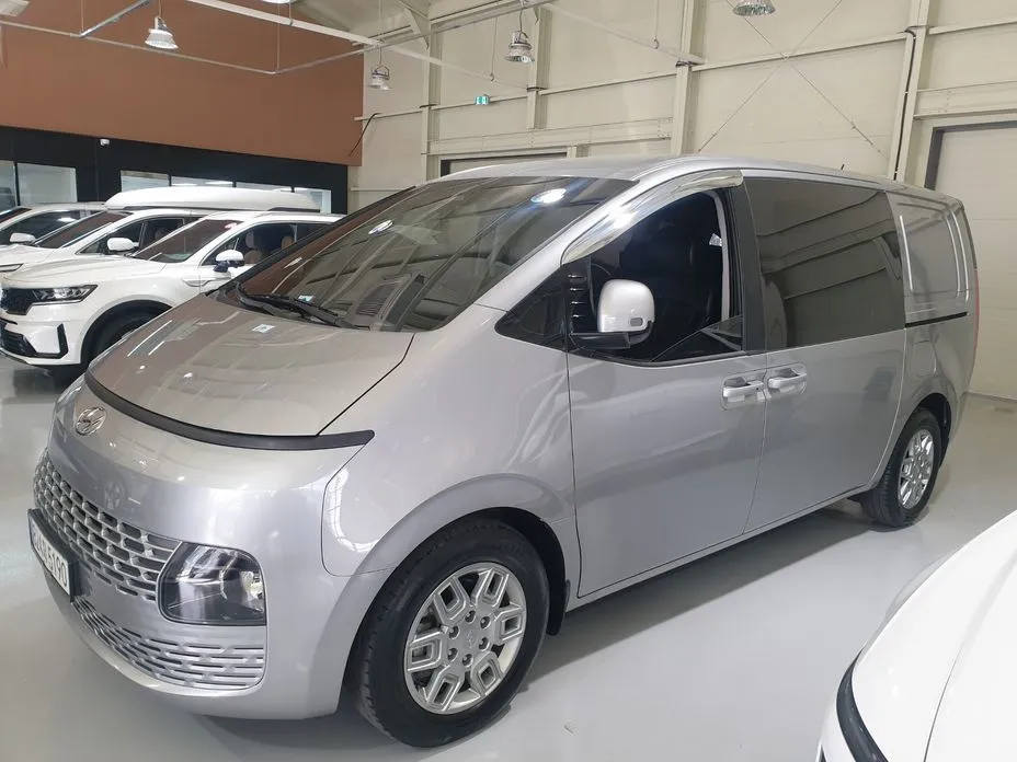 Hyundai Staria — фото 1