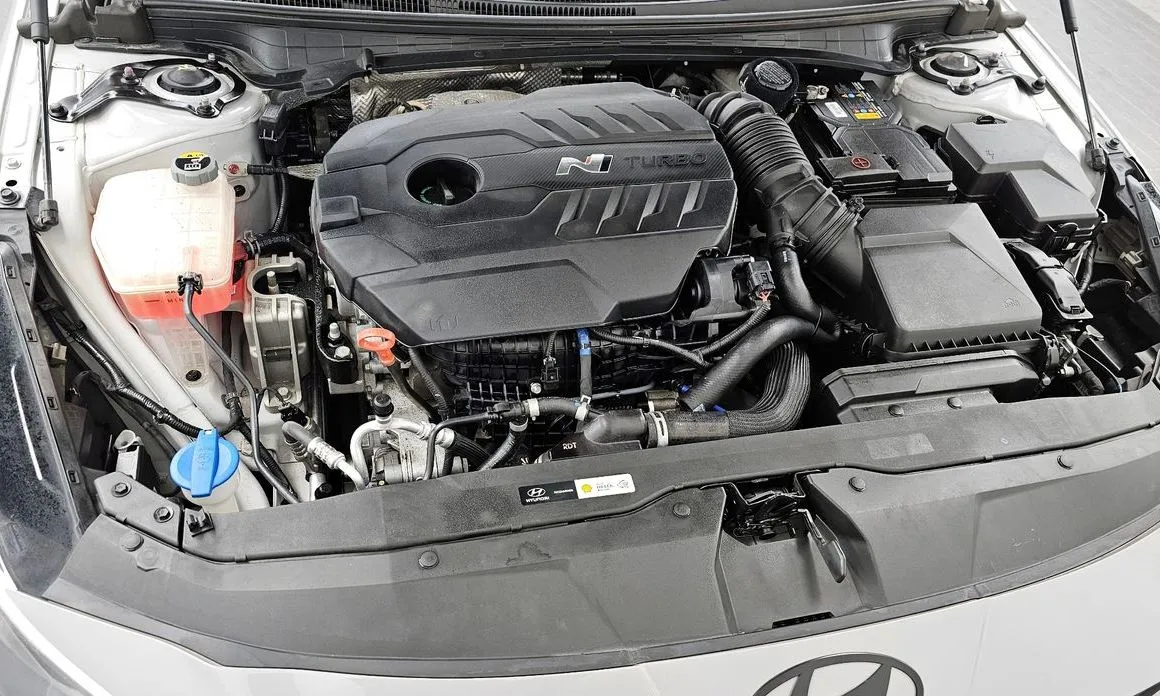 Hyundai AVANTE — фото 9