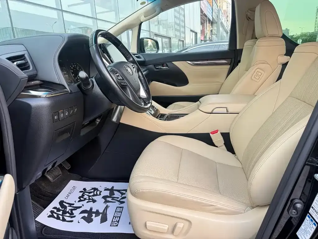 Toyota Vellfire — фото 4