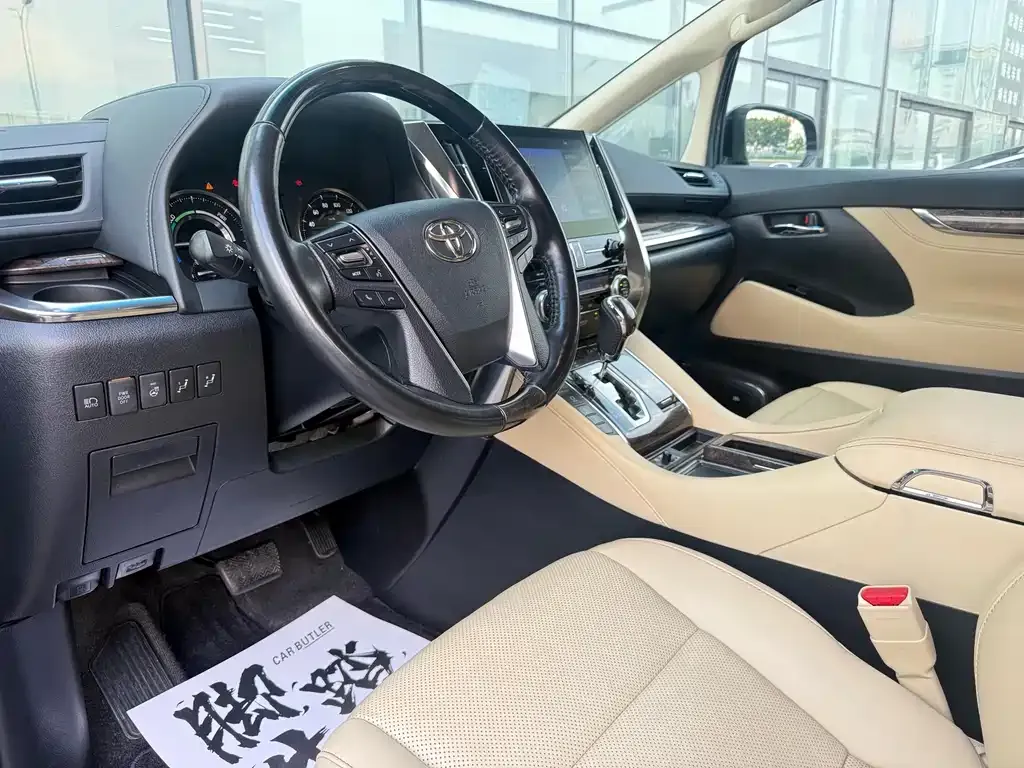 Toyota Vellfire — фото 6