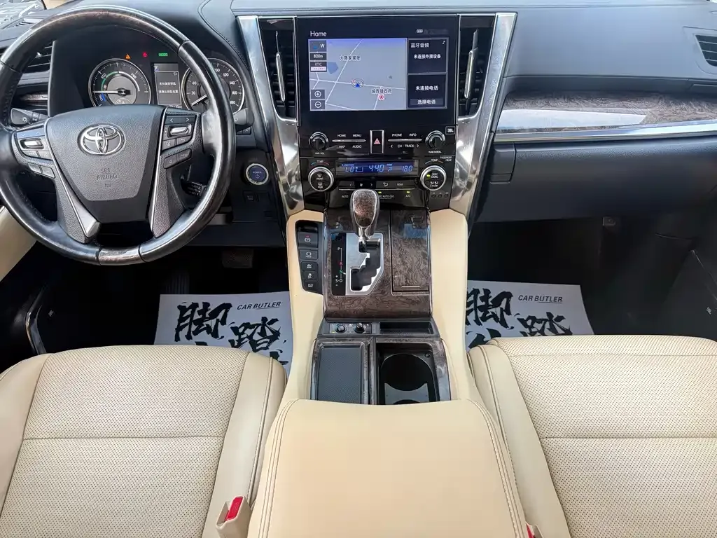 Toyota Vellfire — фото 8