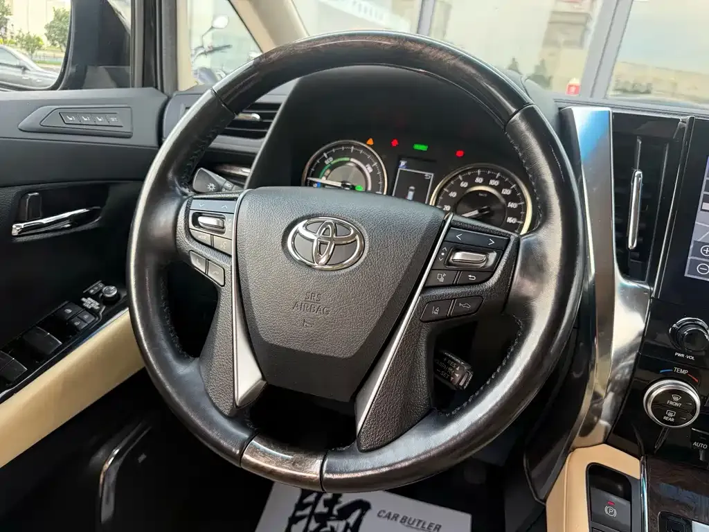Toyota Vellfire — фото 7