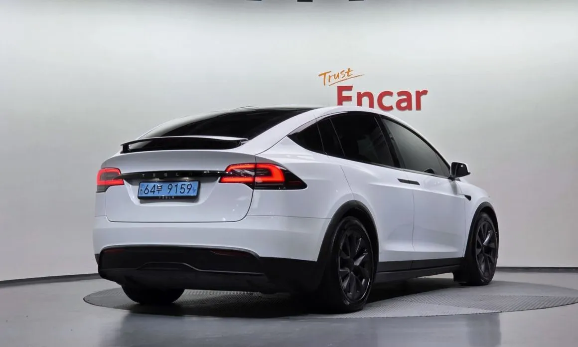 Tesla Model X — фото 4