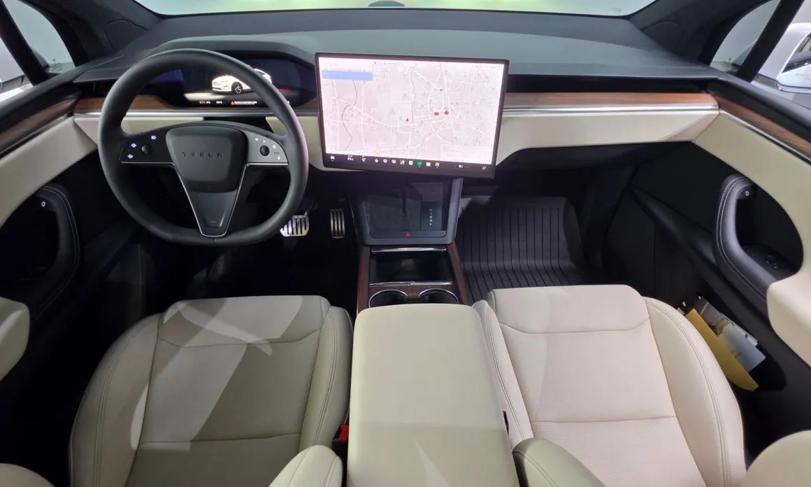 Tesla Model X — фото 2
