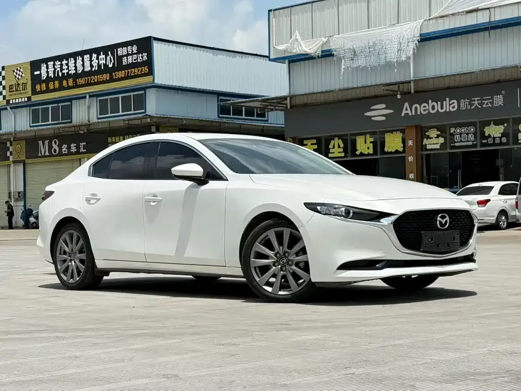 Mazda 3 Axela — фото 4