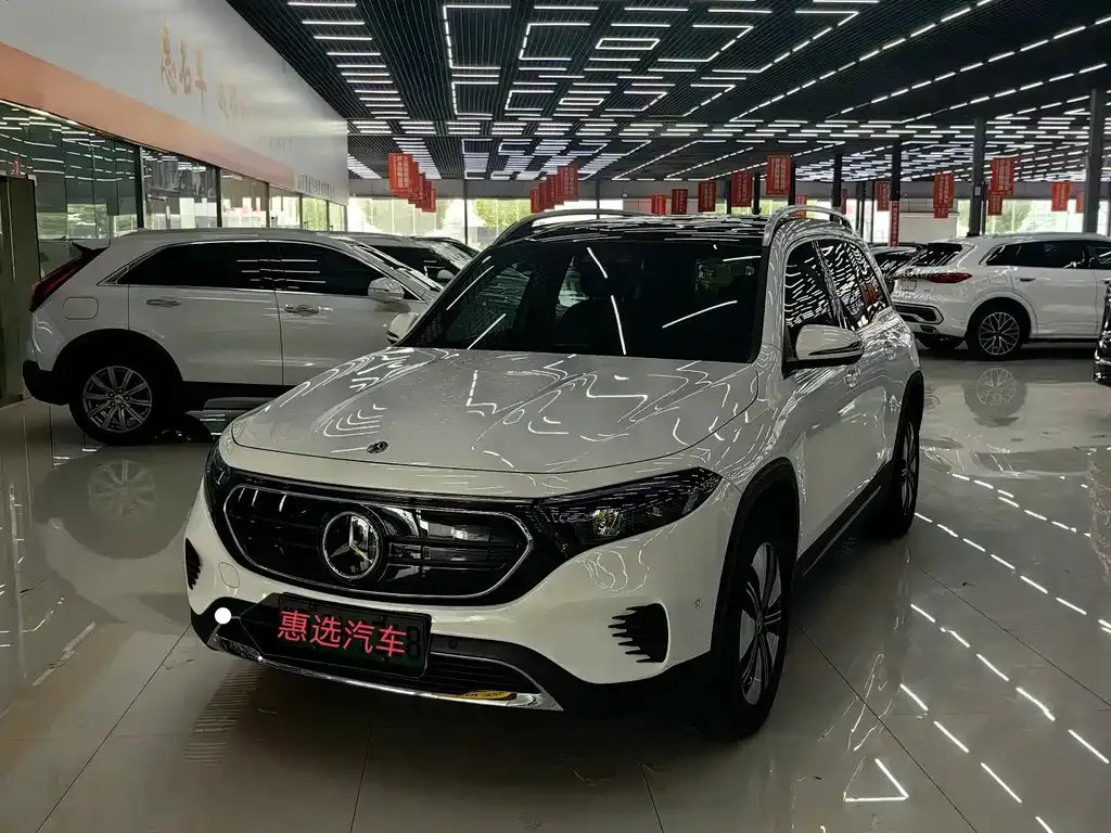 Mercedes-Benz EQB — фото 1