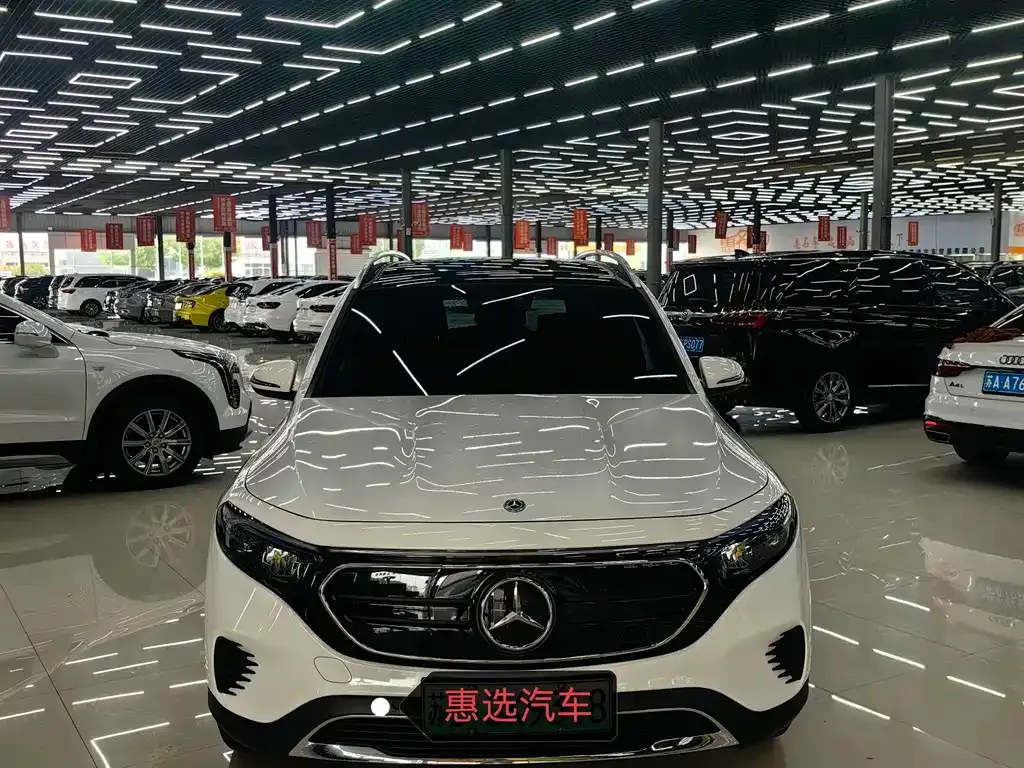 Mercedes-Benz EQB — фото 10