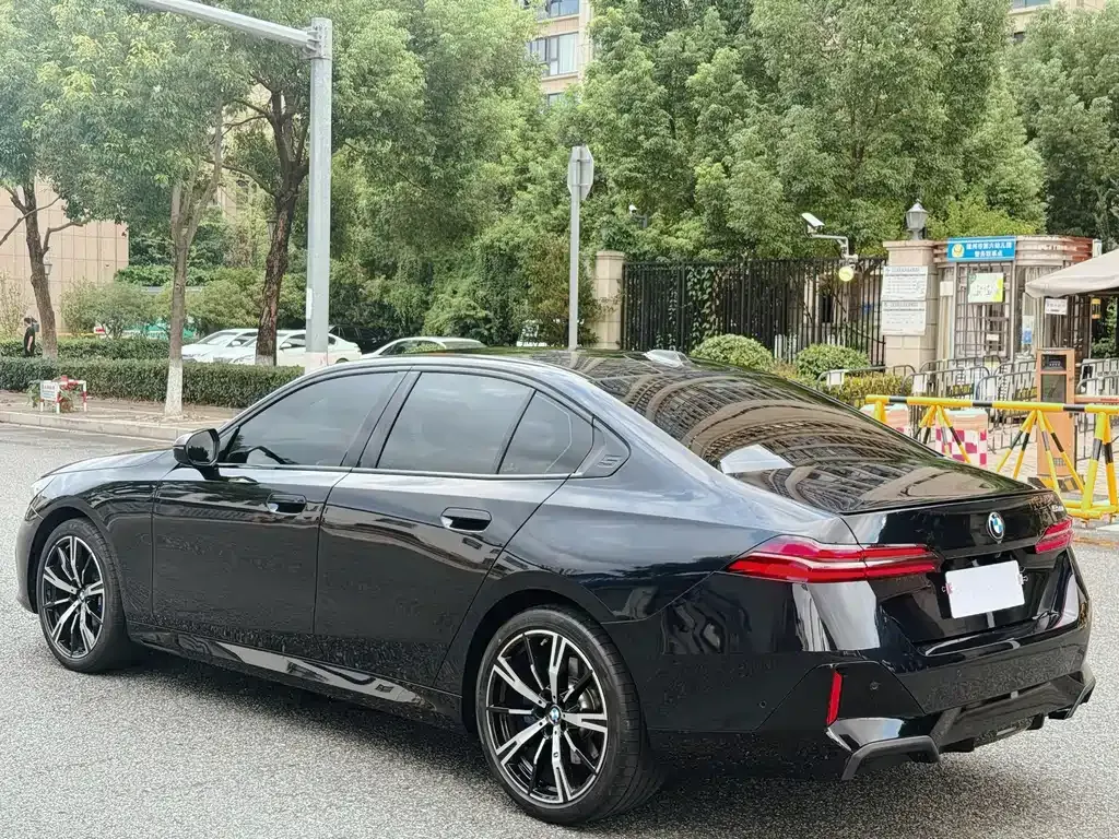 BMW 5 Series (Import) — фото 10