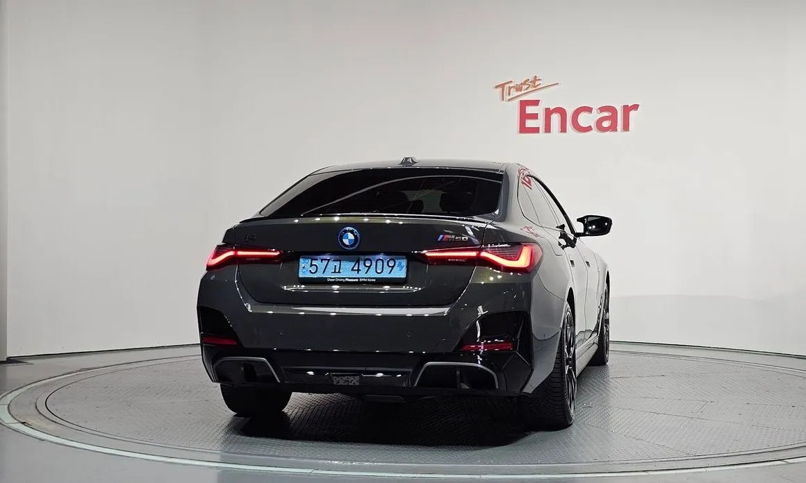 BMW i4 — фото 4
