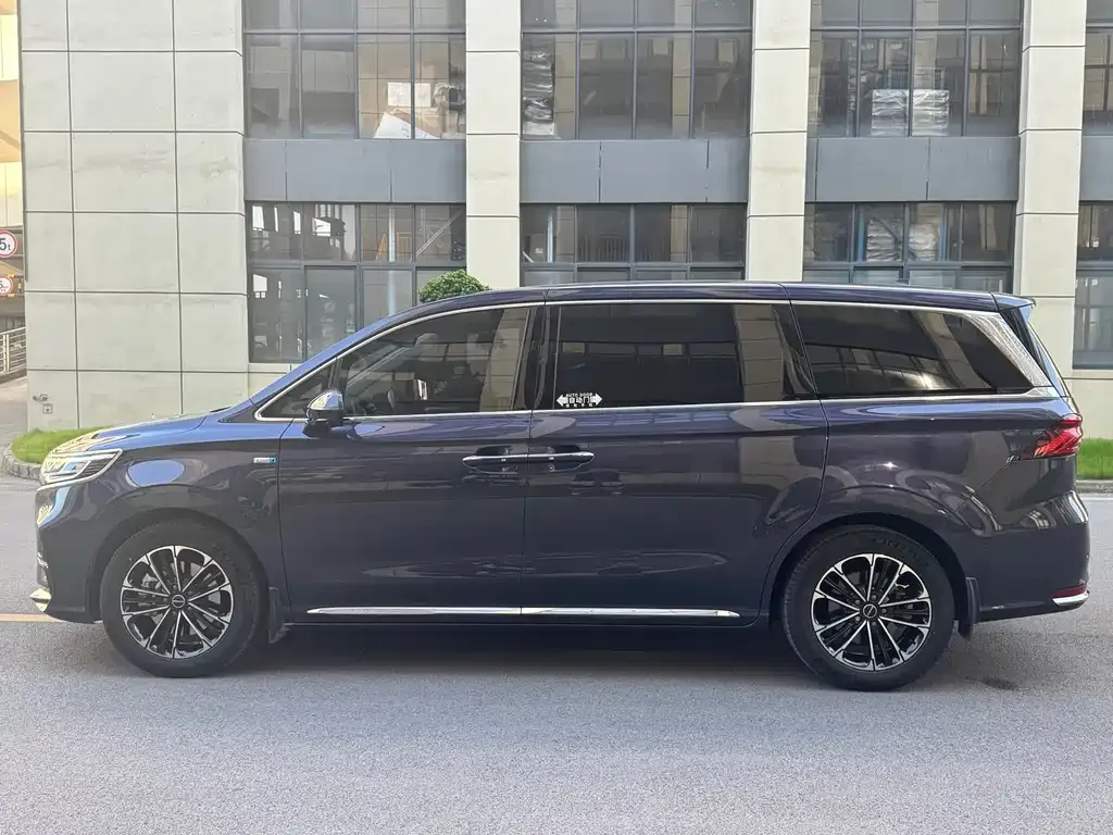 Roewe iMAX8 — фото 3