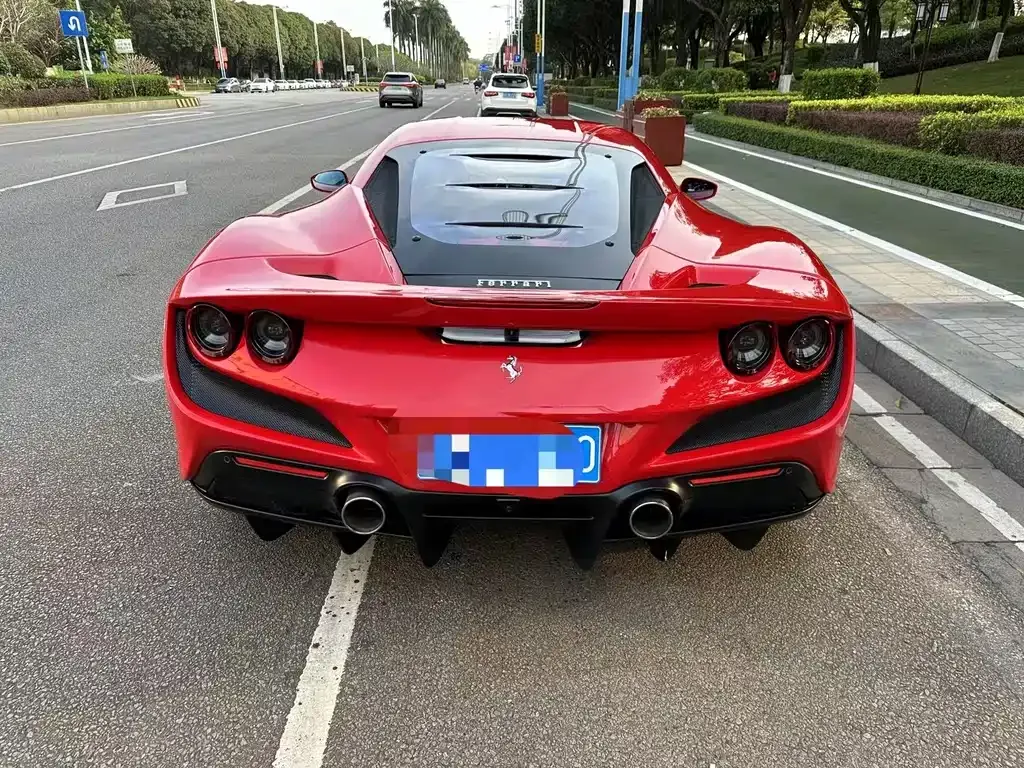 Ferrari F8 — фото 6