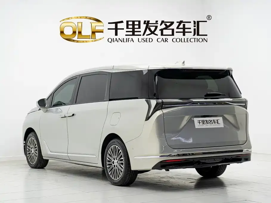 Buick GL8 Hybrid — фото 10