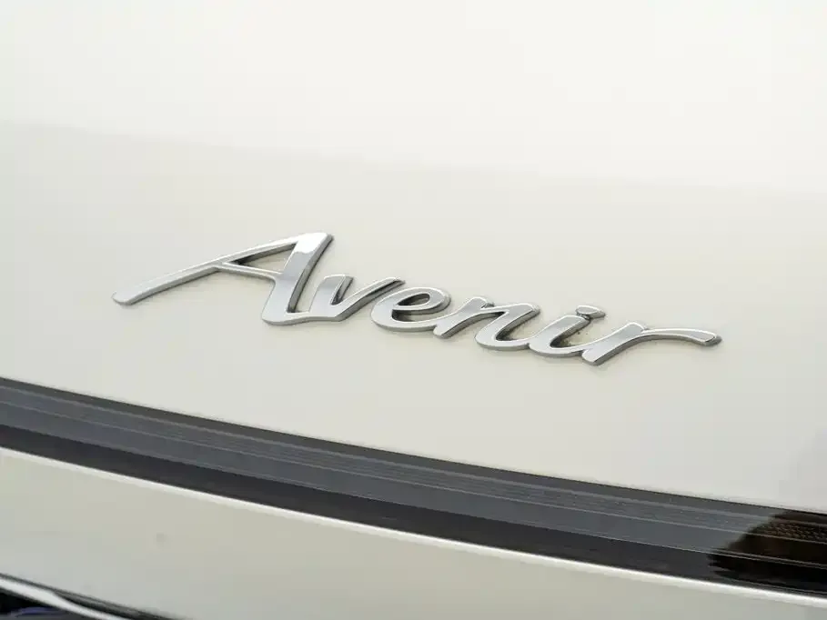 Buick GL8 Hybrid — фото 2