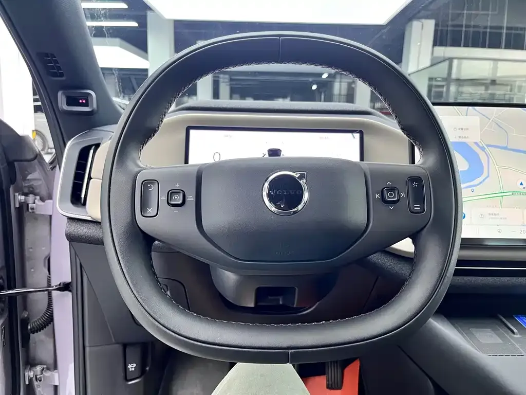Volvo XC70 Plug-in Hybrid — фото 6