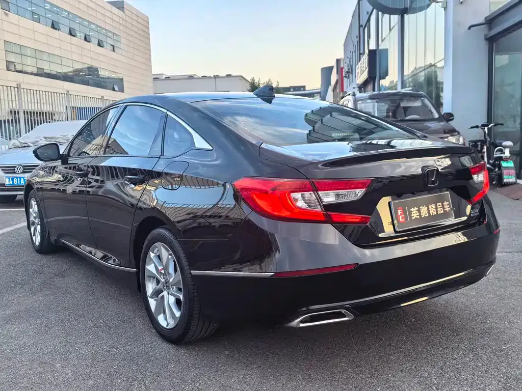 Honda Accord — фото 9
